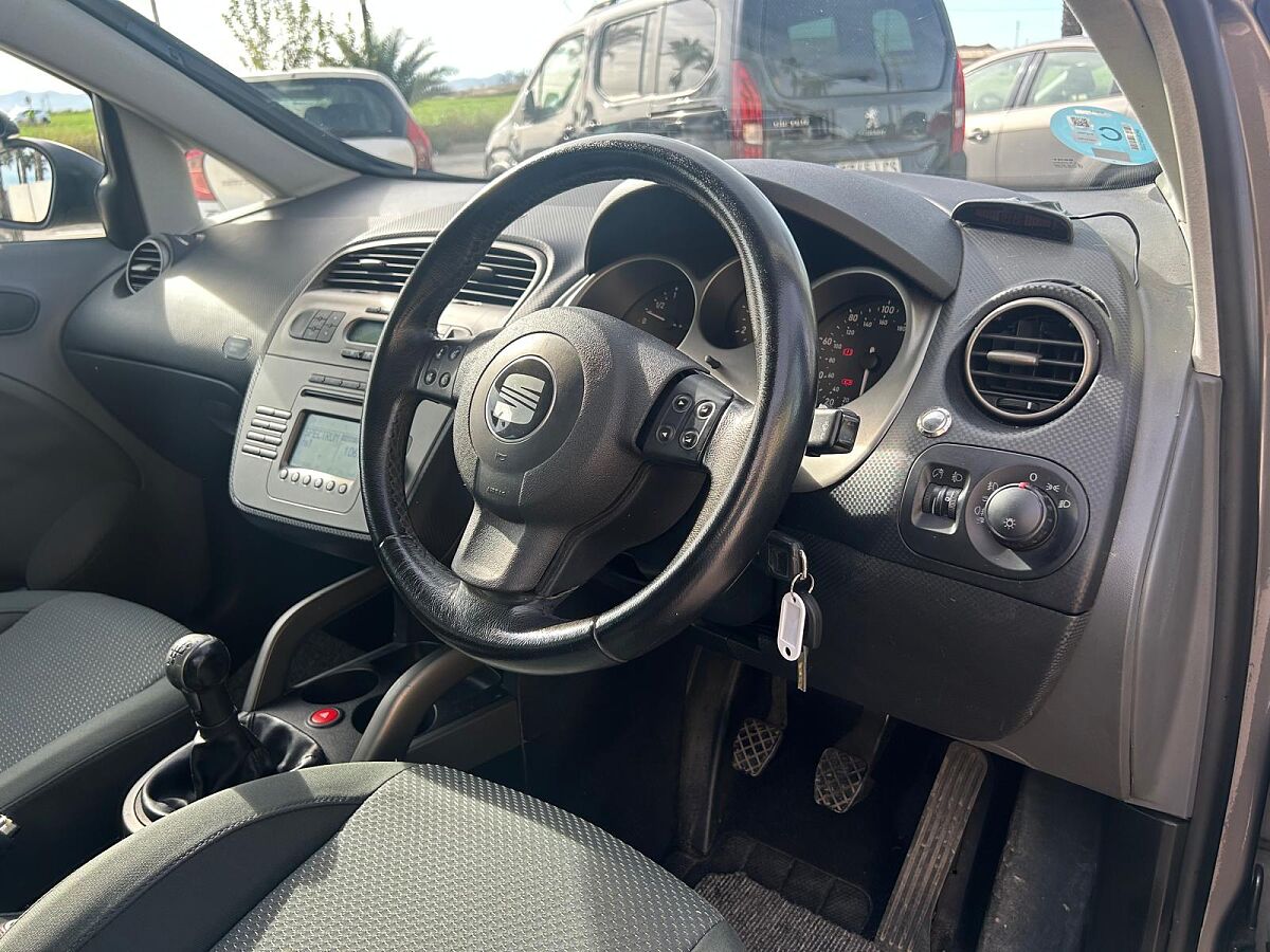 SEAT ALTEA SELECTIVE 1.6 SPANISH RHD IN SPAIN 148000 MILES BARGAIN PX 2004